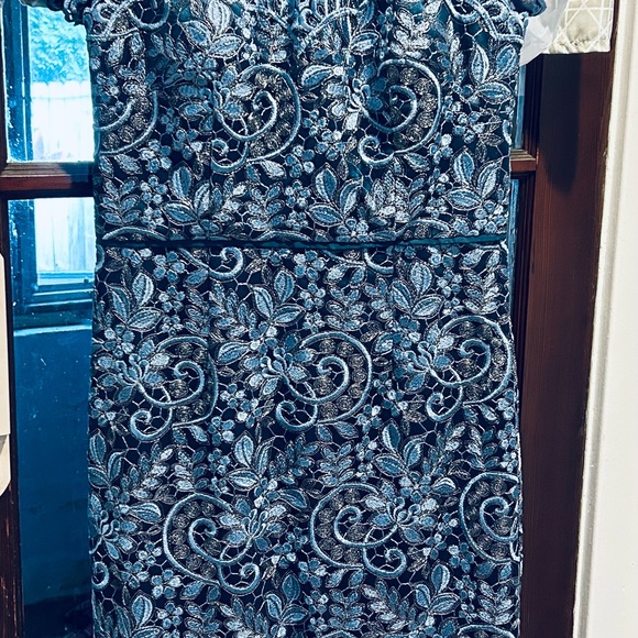 JS Collection Illusion Yoke Scroll Embroidery Gown Sz 6. - Picture 4 of 10